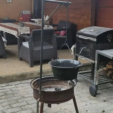 Leila Apartmanhaz דירה *