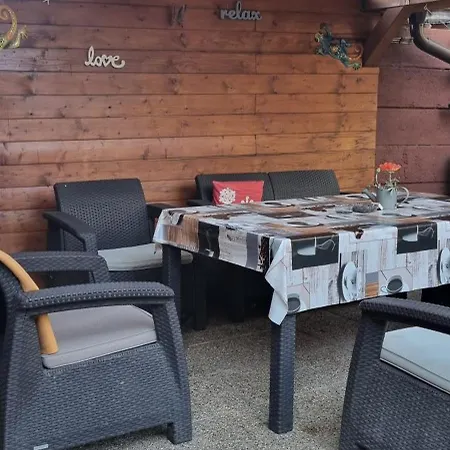 Leila Apartmanhaz * גיולה